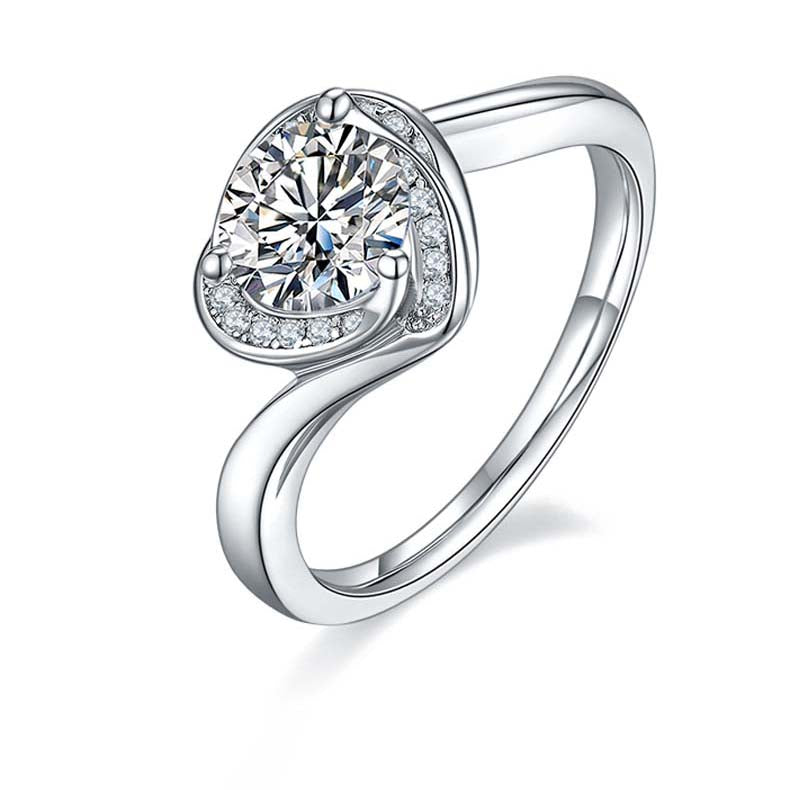 Heart in Bloom: 1.0 Carat Moissanite Silver Ring