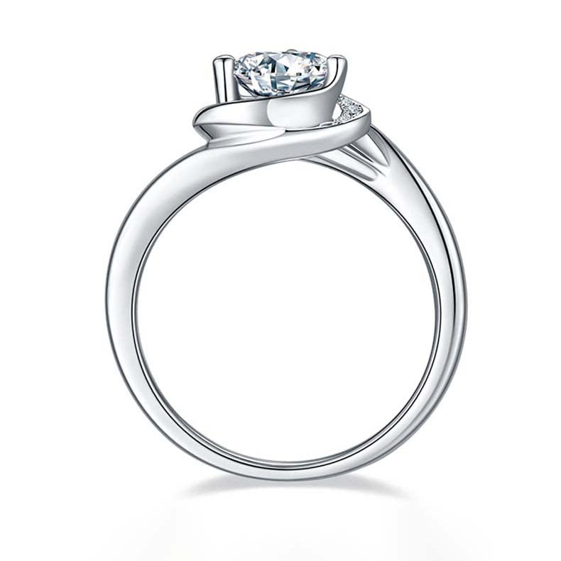 Heart in Bloom: 1.0 Carat Moissanite Silver Ring